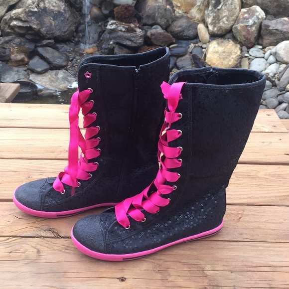 Black sequin & hot pink converse like sneakers - Picture 3 of 6